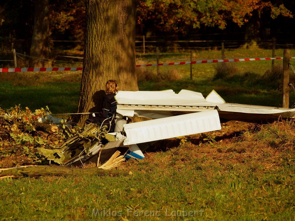 Kleinflugzeug abgestuerzt Sankt Augustin Meindorf P034.JPG